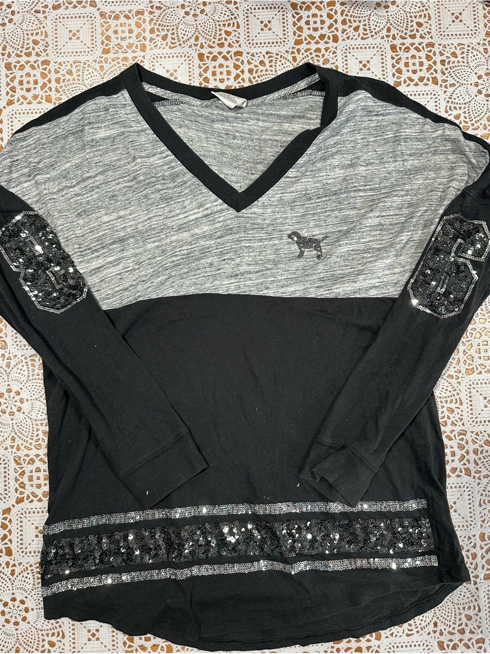 Victoria’s Secret PINK Sequin 86 Long Sleeve V-Neck Top Black Gray M